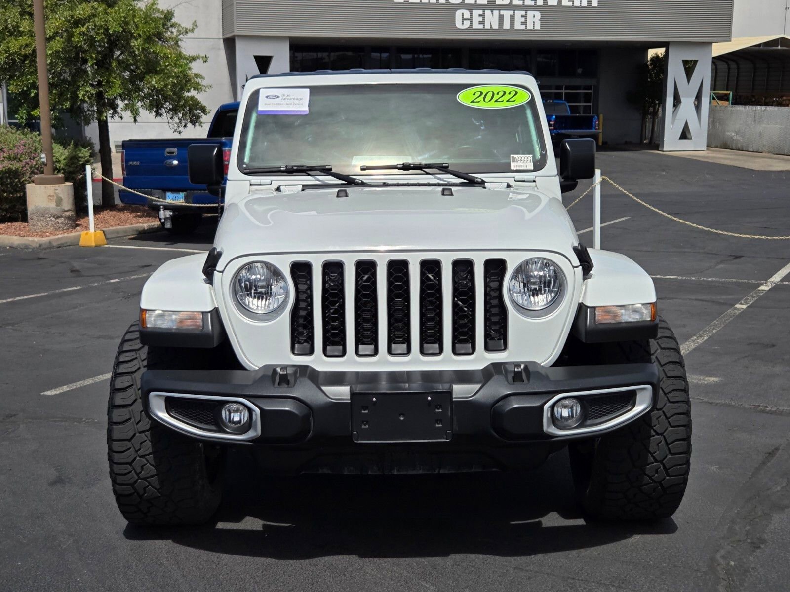 Used 2022 Jeep Gladiator Overland w/ Trailer Tow Package AWD/4WD image 8