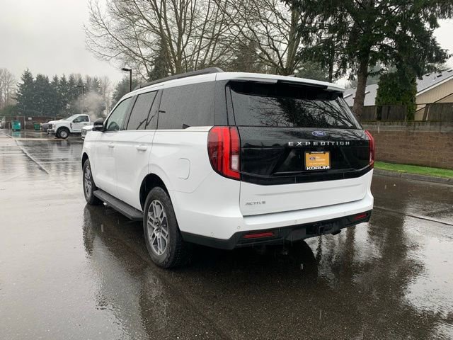 Certified 2025 Ford Expedition Active AWD/4WD image 3