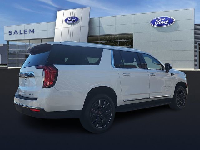 Used 2024 GMC Yukon XL SLT w/ SLT Luxury Package image 3