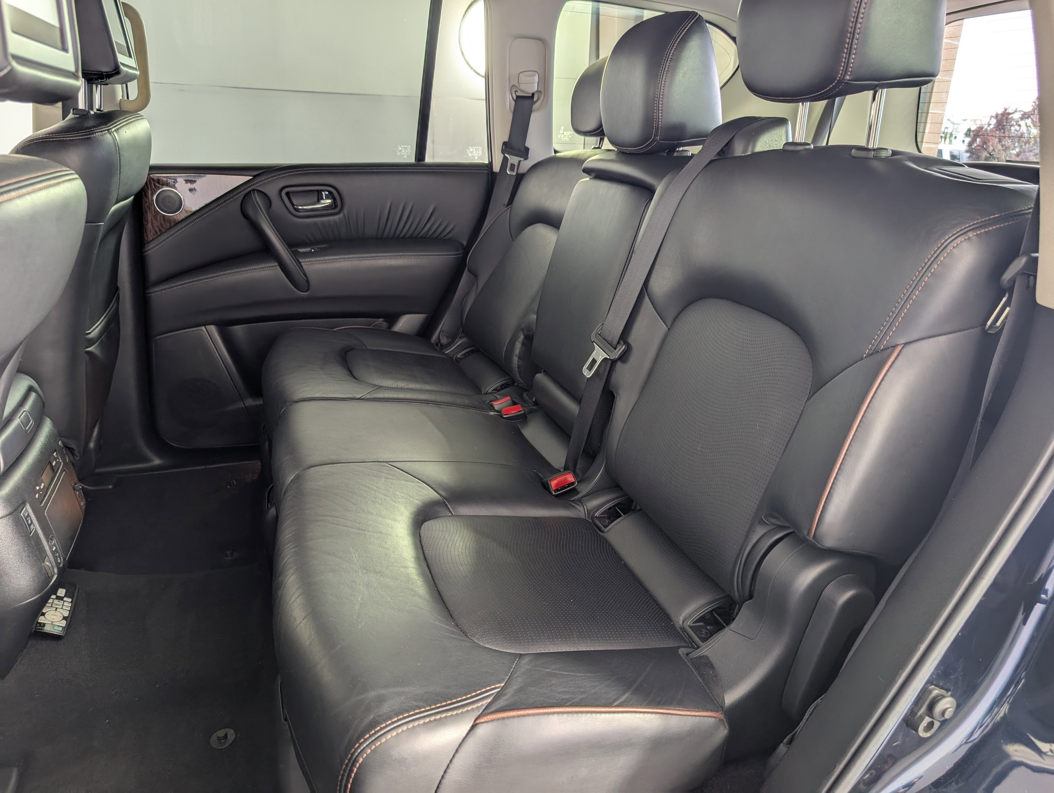 Used 2019 Nissan Armada Platinum image 14