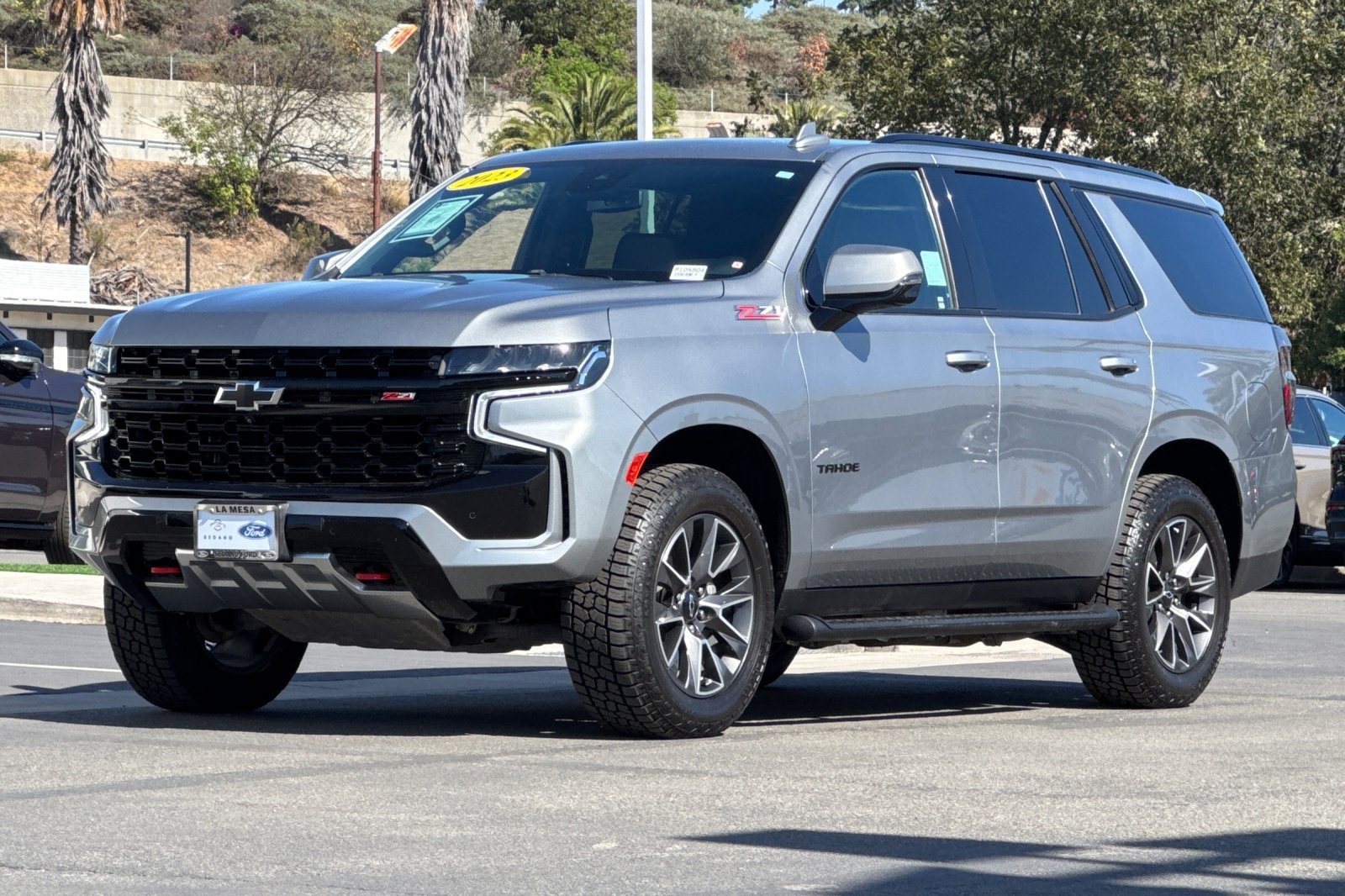 Used 2023 Chevrolet Tahoe Z71 w/ Luxury Package AWD/4WD image 7