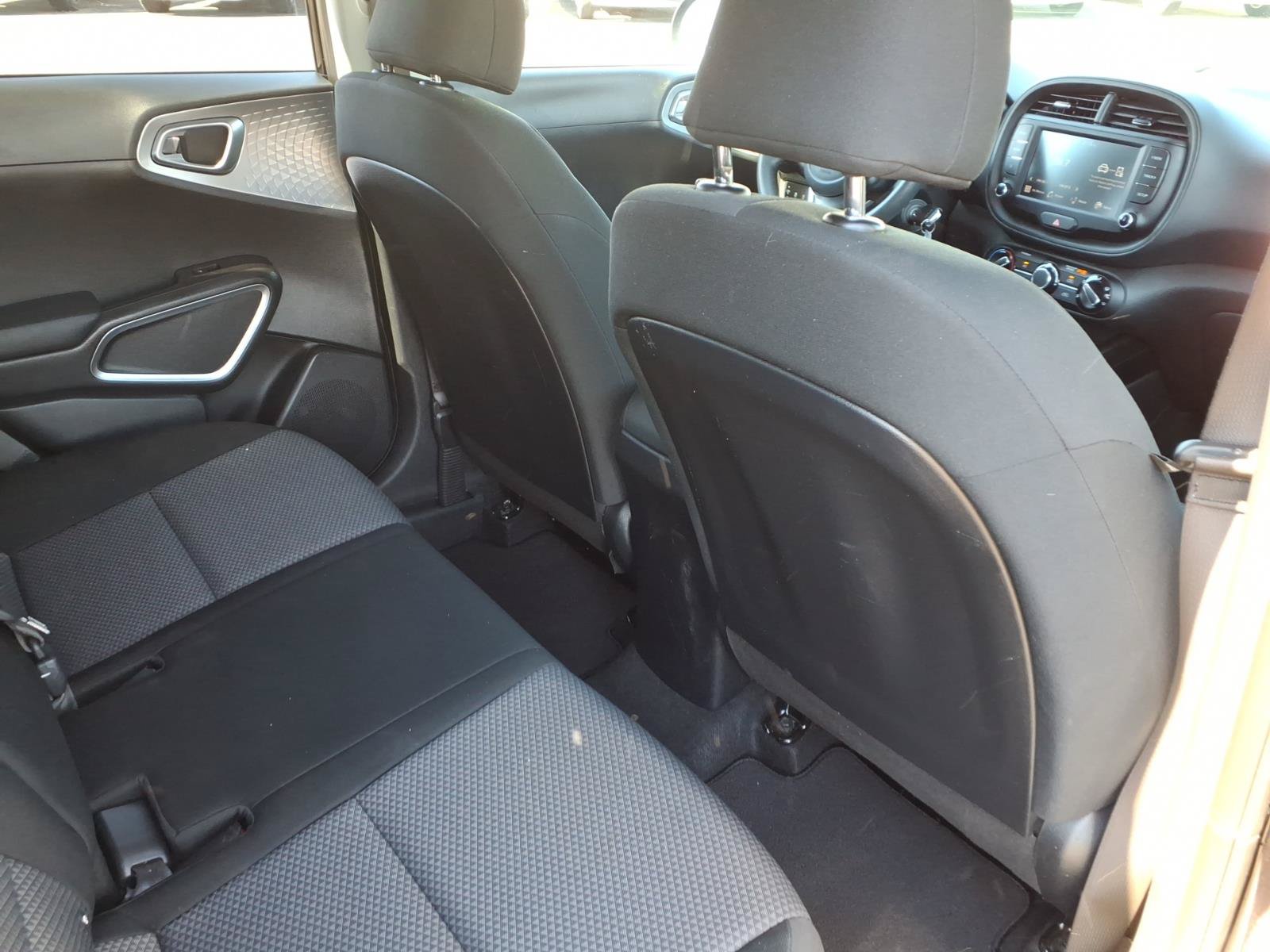 Used 2025 Kia Soul LX w/ LX Technology Package FWD image 13