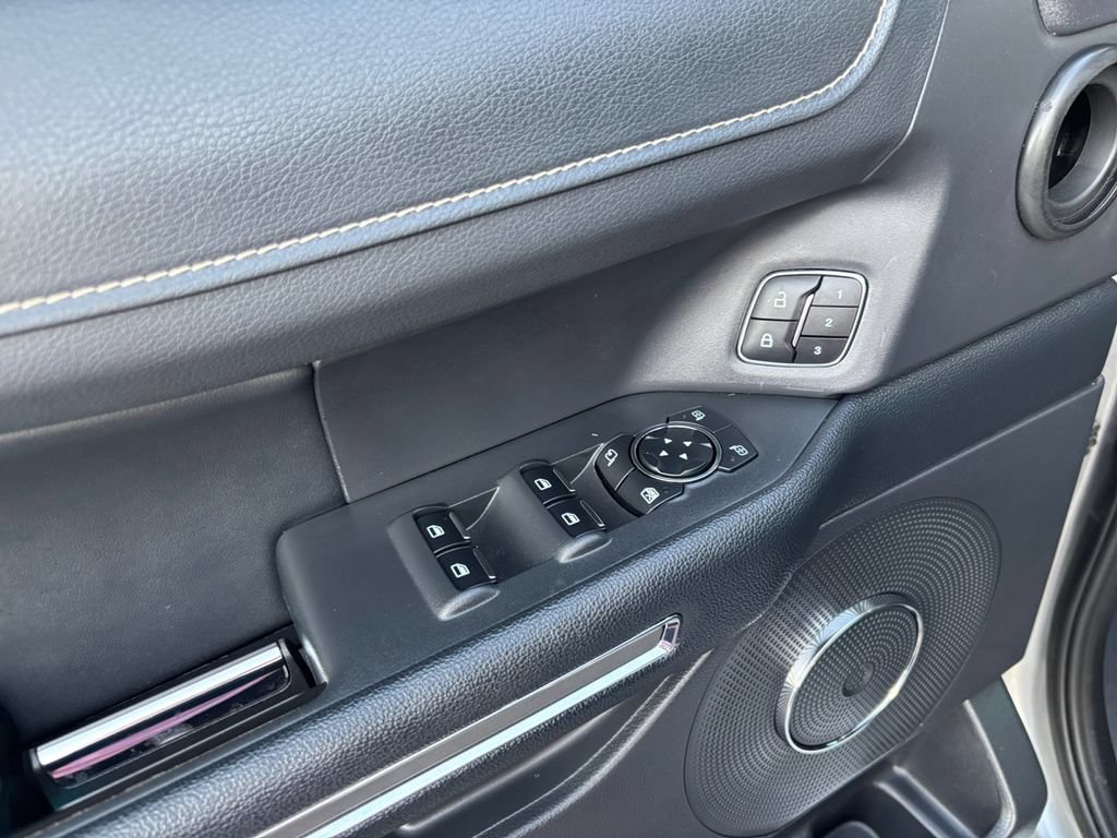 Certified 2024 Ford Expedition XLT RWD image 16