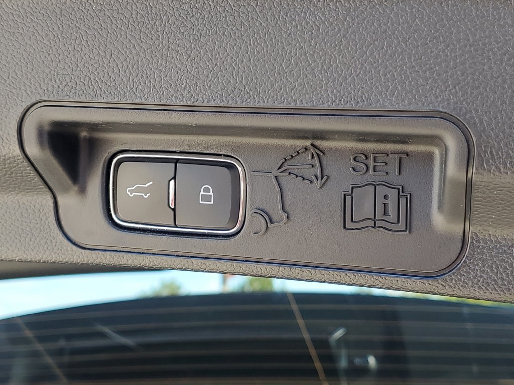 Certified 2023 Ford Explorer ST-Line AWD/4WD image 11