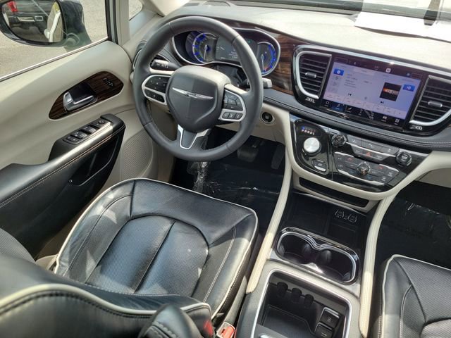Used 2023 Chrysler Pacifica Limited image 13
