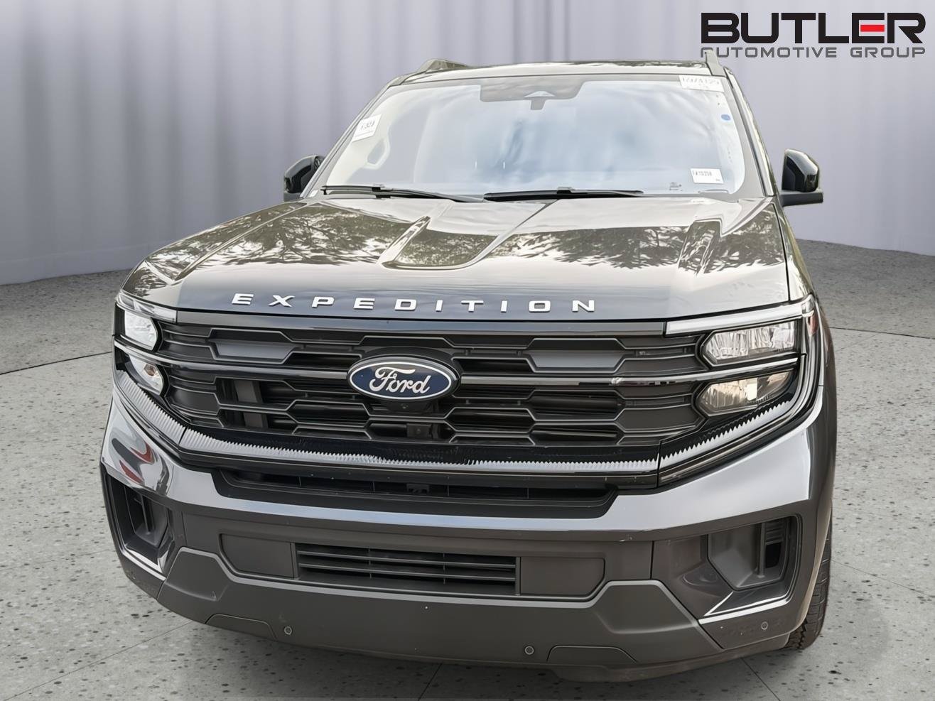 Certified 2025 Ford Expedition Active AWD/4WD image 3