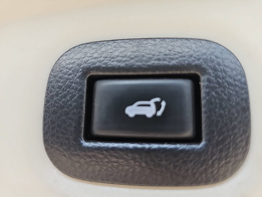 Used 2020 Nissan Rogue SV AWD/4WD image 13