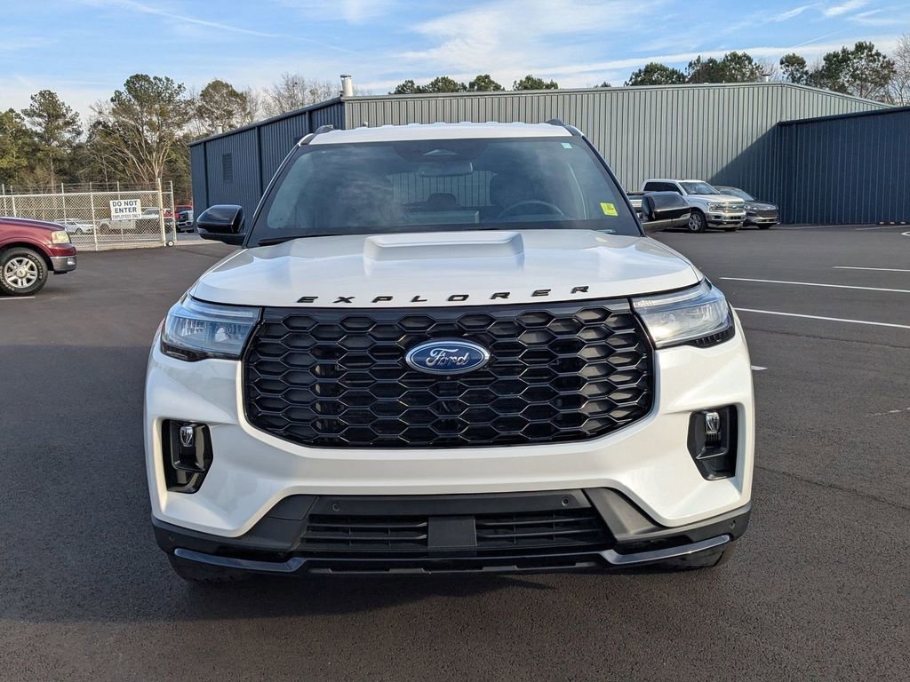 Certified 2025 Ford Explorer ST-Line w/ Premium Package image 9