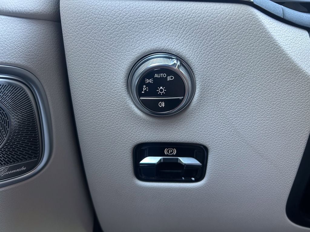 Used 2024 Mercedes-Benz GLC 300 4MATIC image 33