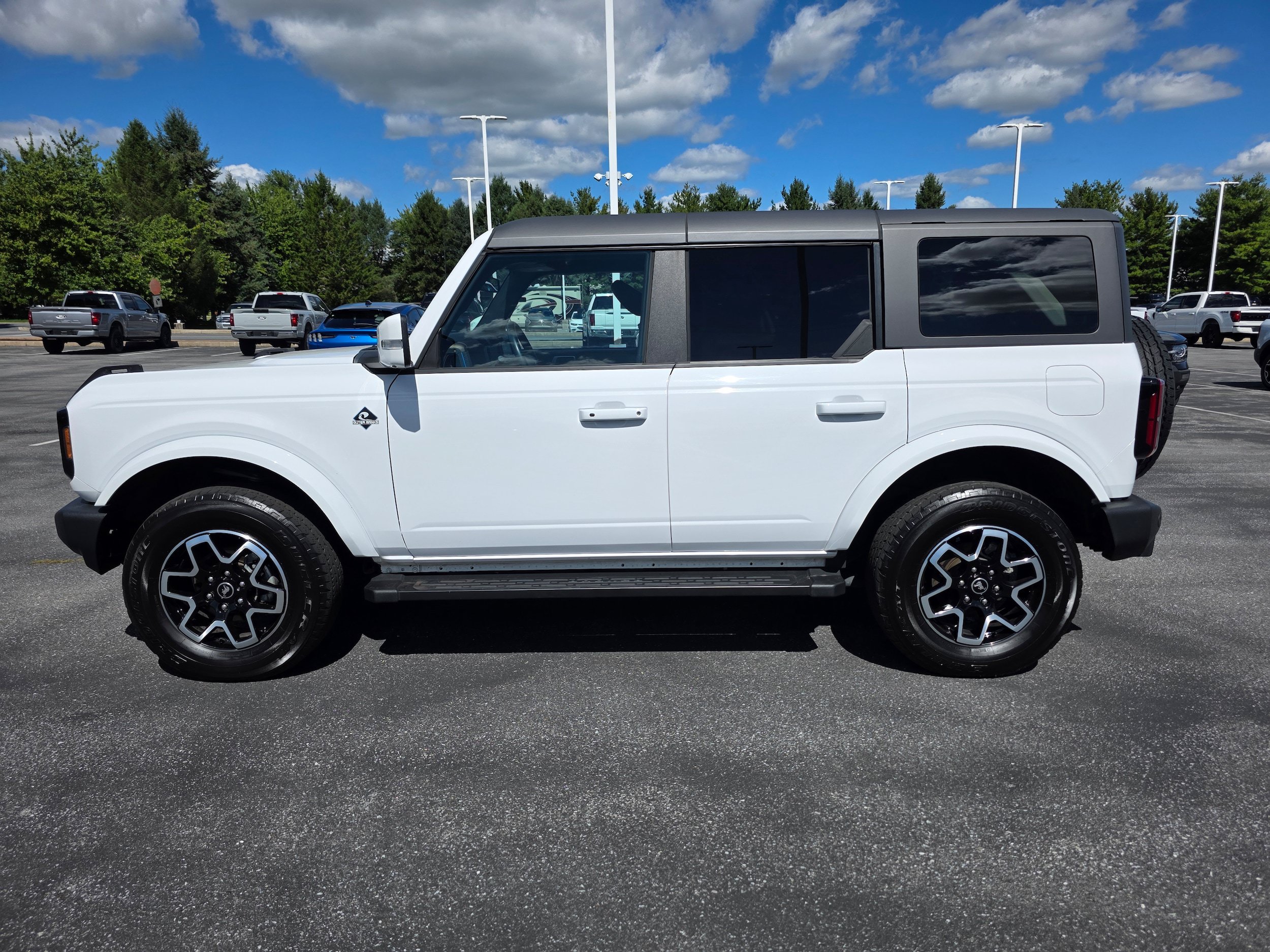 Certified 2023 Ford Bronco Outer Banks AWD/4WD image 2