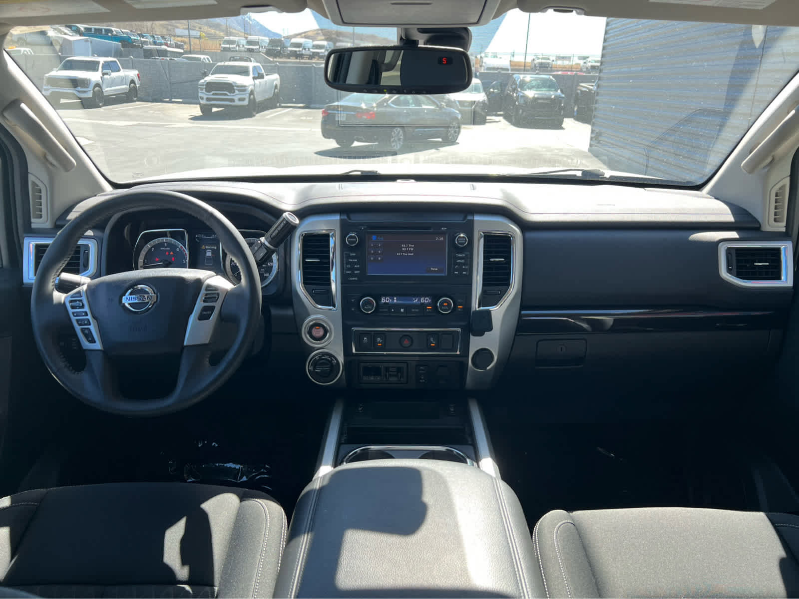 Used 2017 Nissan Titan SV image 24