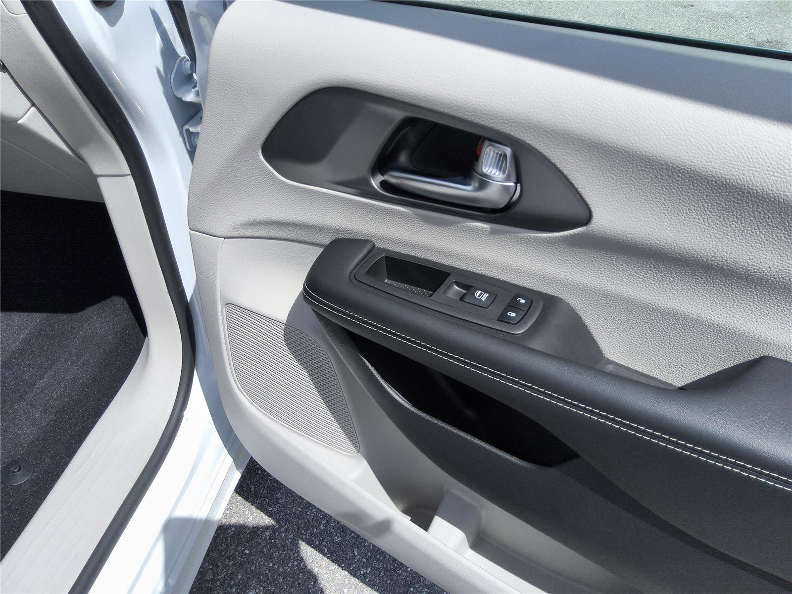 Used 2022 Chrysler Pacifica Touring-L AWD/4WD image 24