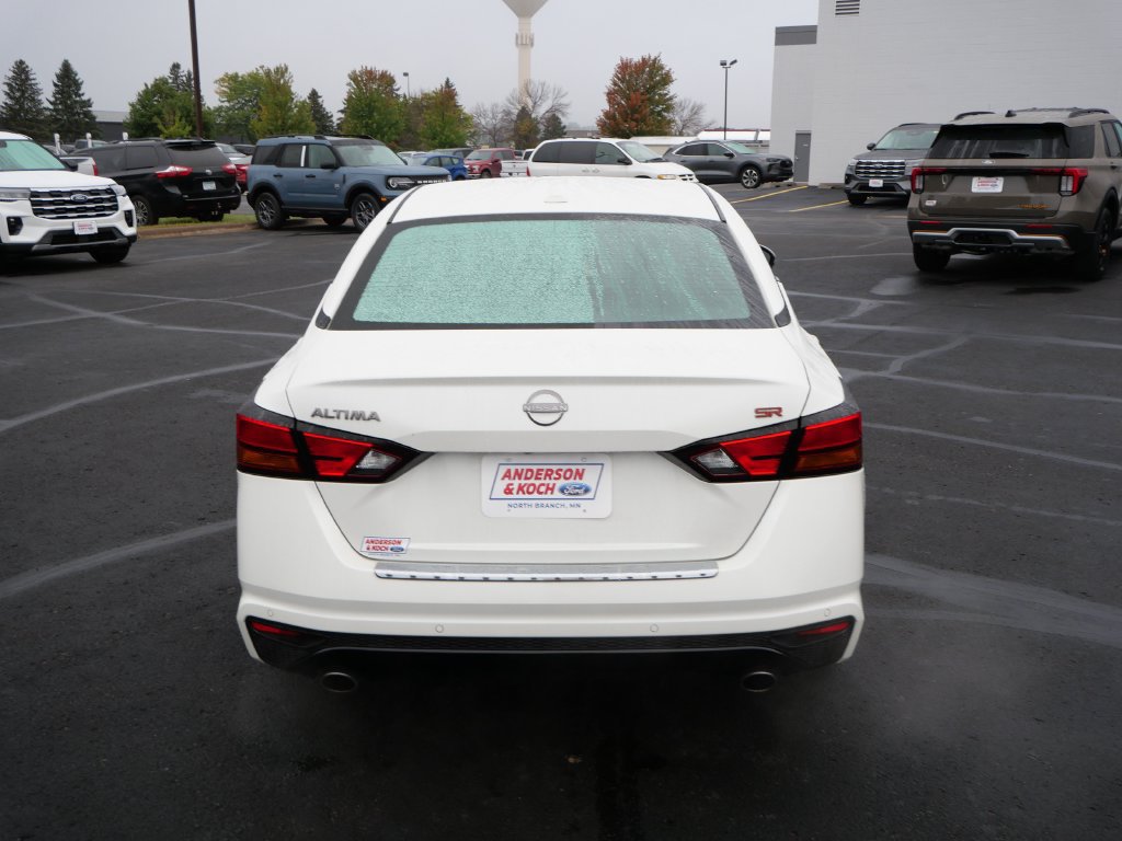 Used 2023 Nissan Altima 2.5 SR w/ SR Premium Package FWD image 6
