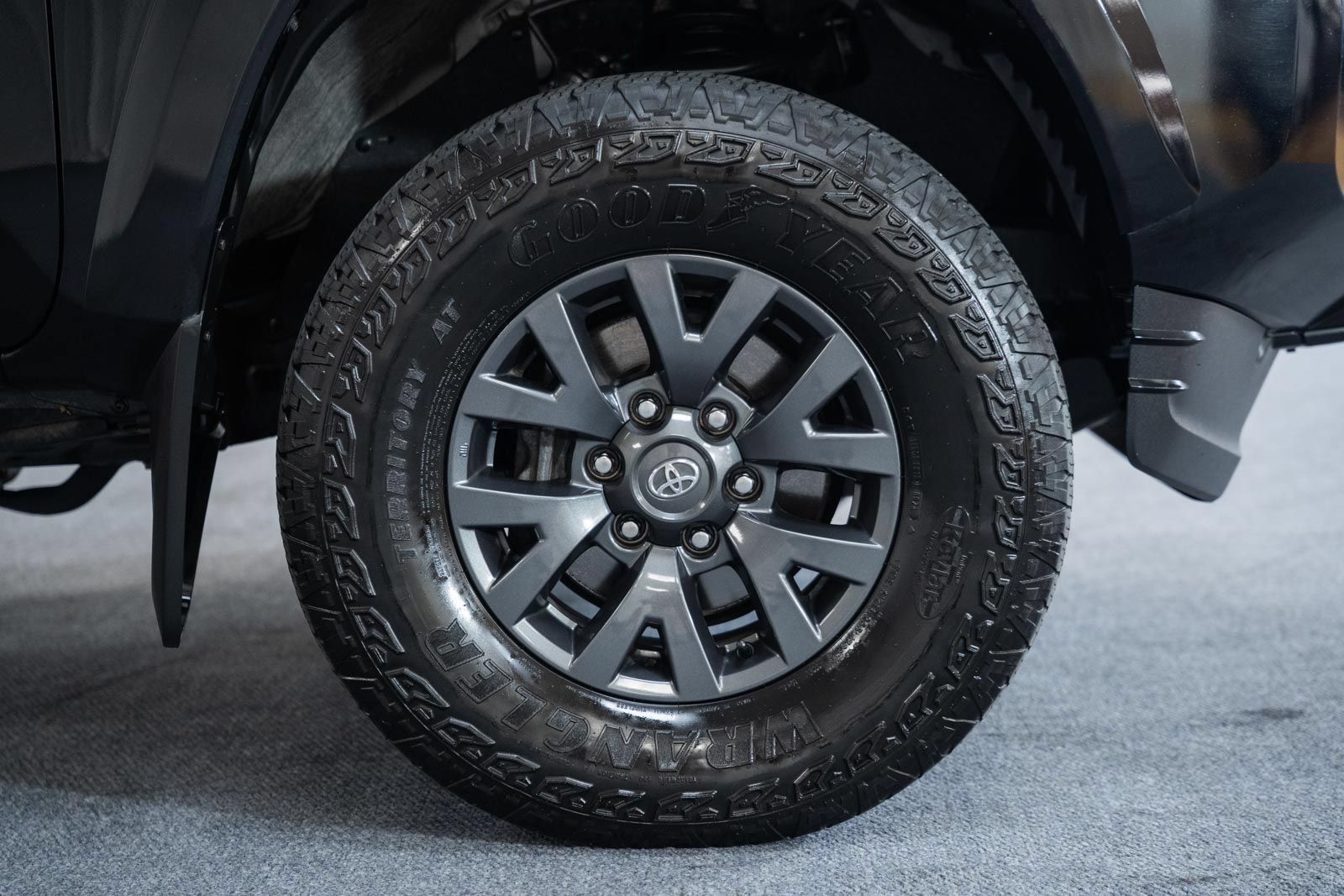 Used 2022 Toyota Tacoma SR5 AWD/4WD image 23