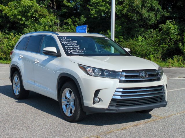 Used 2017 Toyota Highlander Limited FWD image 2