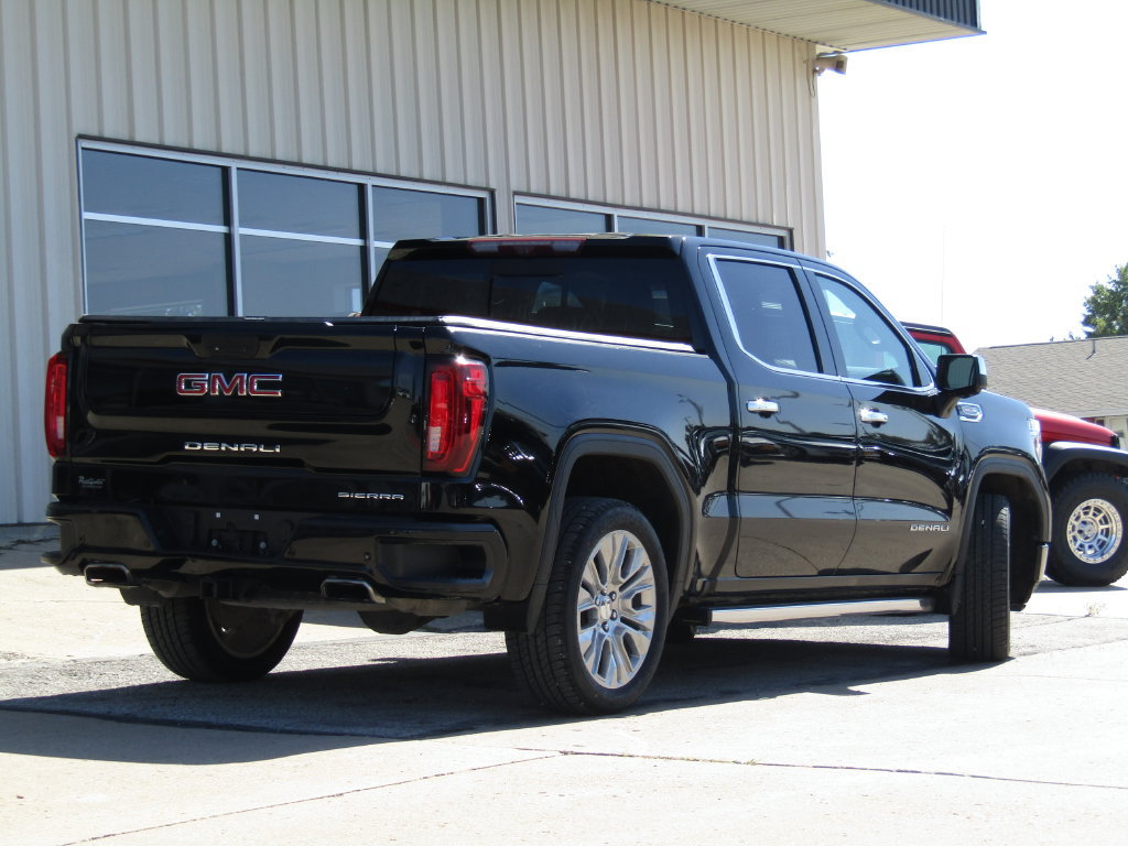 Used 2022 GMC Sierra 1500 Denali w/ Denali Reserve Package AWD/4WD image 3
