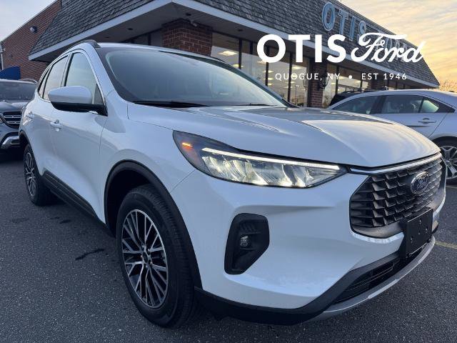 Certified 2025 Ford Escape SE