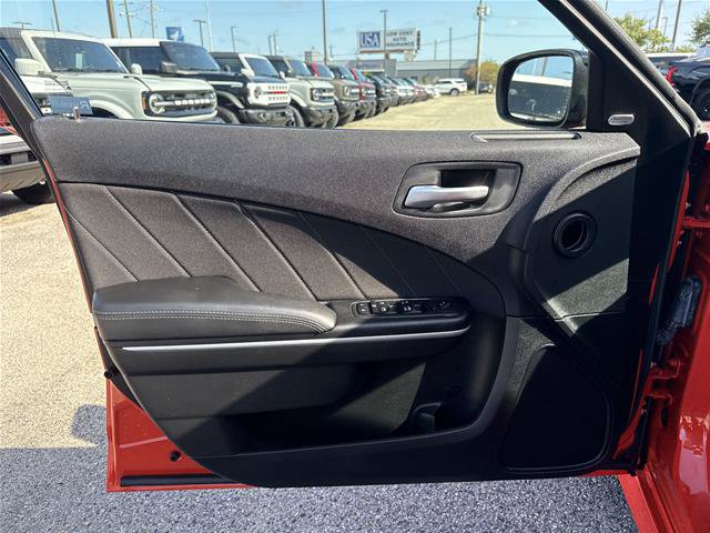Used 2023 Dodge Charger R/T w/ Technology Group RWD image 21