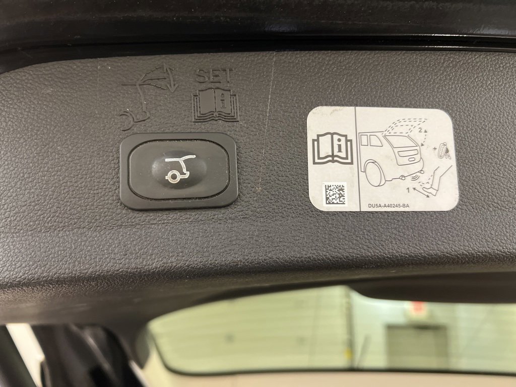 Certified 2019 Ford Escape Titanium image 36