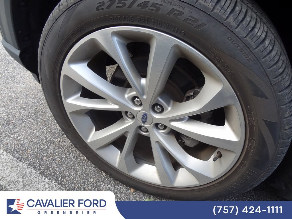 Certified 2023 Ford Explorer Platinum w/ Technology Package AWD/4WD image 14