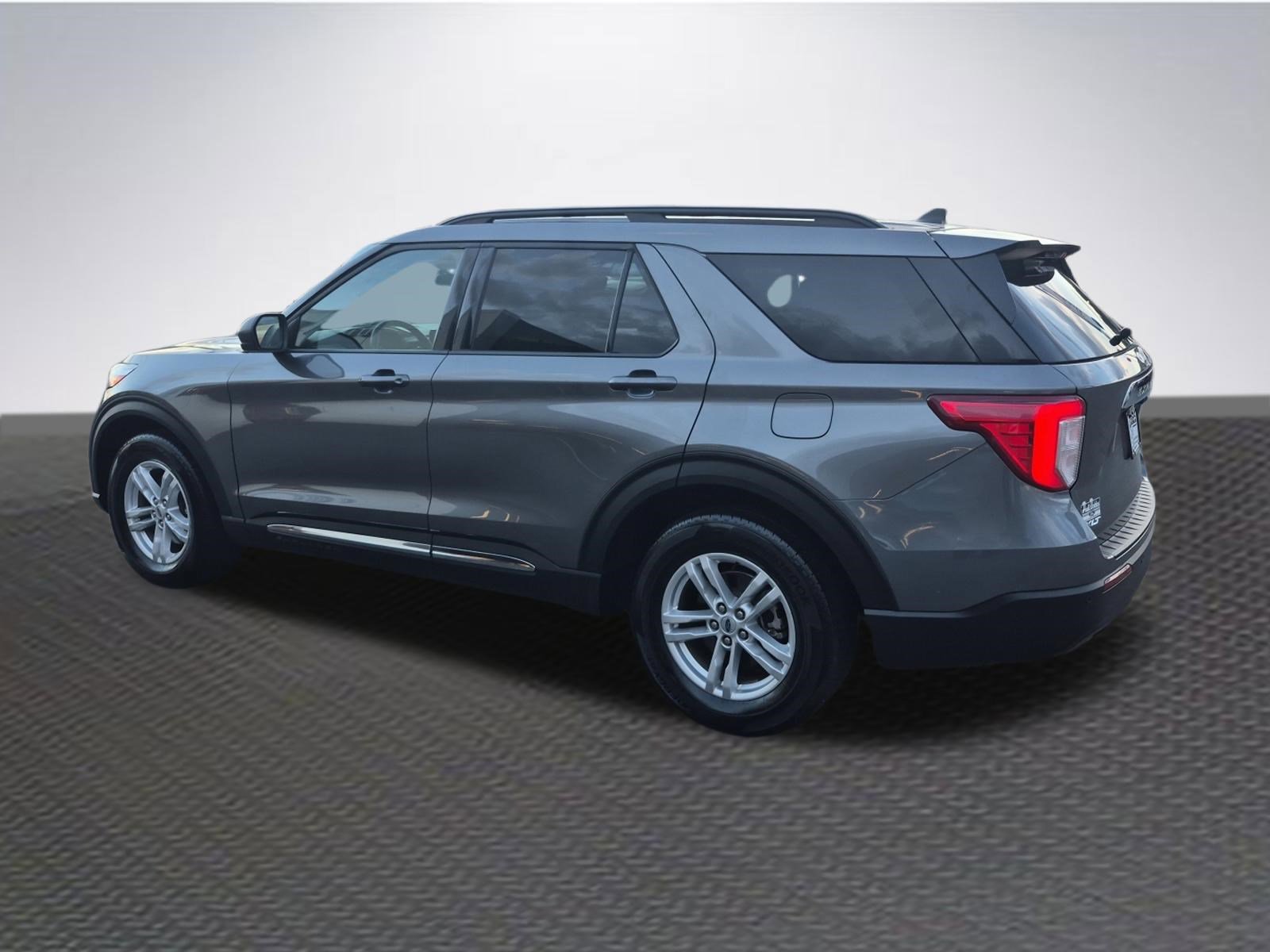 Certified 2024 Ford Explorer XLT image 5