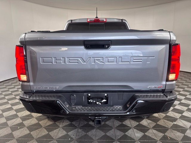 Used 2025 Chevrolet Colorado ZR2 w/ Technology Package AWD/4WD image 22