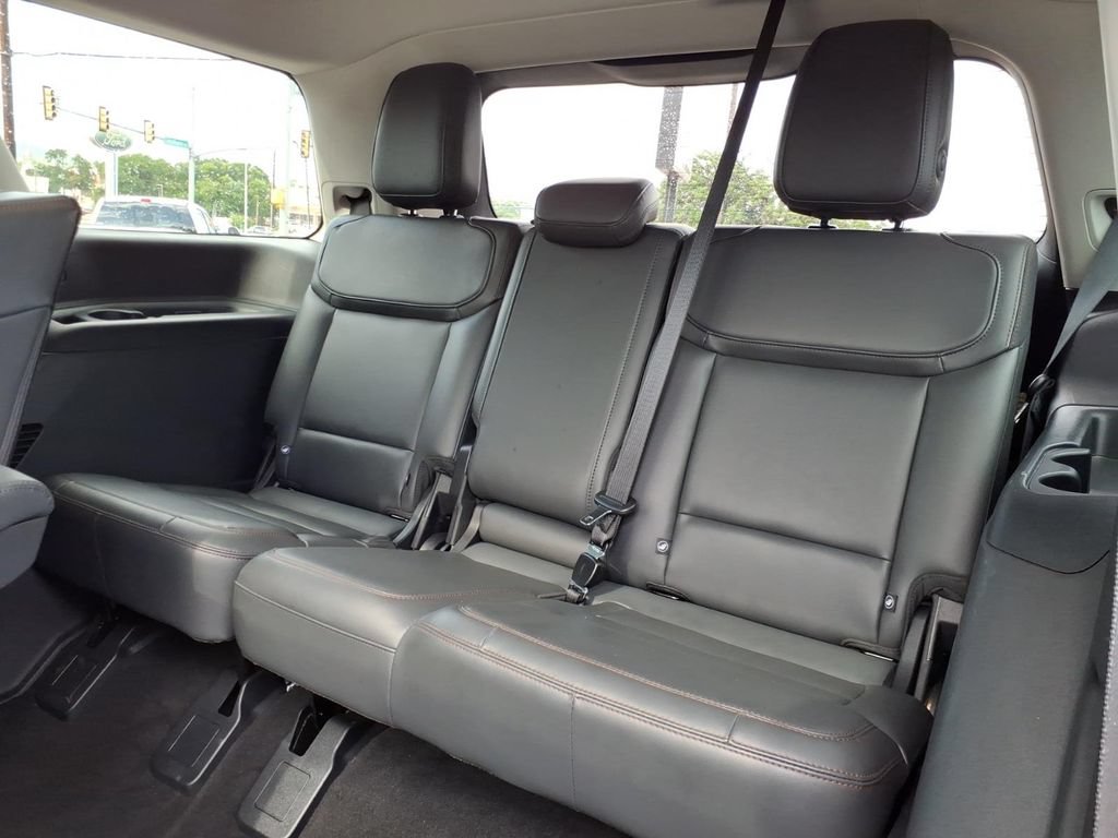 Certified 2025 Ford Expedition Active AWD/4WD image 16