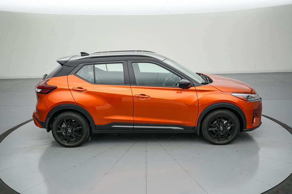 Used 2023 Nissan Kicks SR w/ SR Premium Package FWD video 3