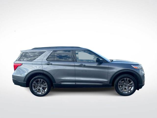 Certified 2024 Ford Explorer XLT w/ Equipment Group 202A AWD/4WD image 9