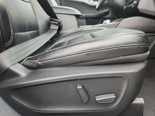 Certified 2024 Ford Escape Platinum AWD/4WD image 32