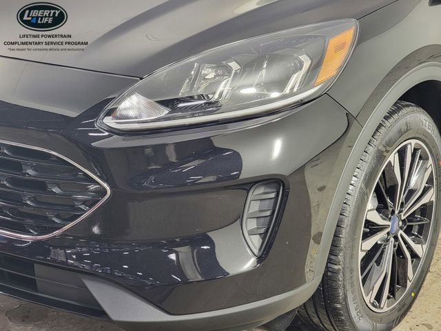 Certified 2022 Ford Escape SE w/ SE Sport Appearance Package AWD/4WD image 9