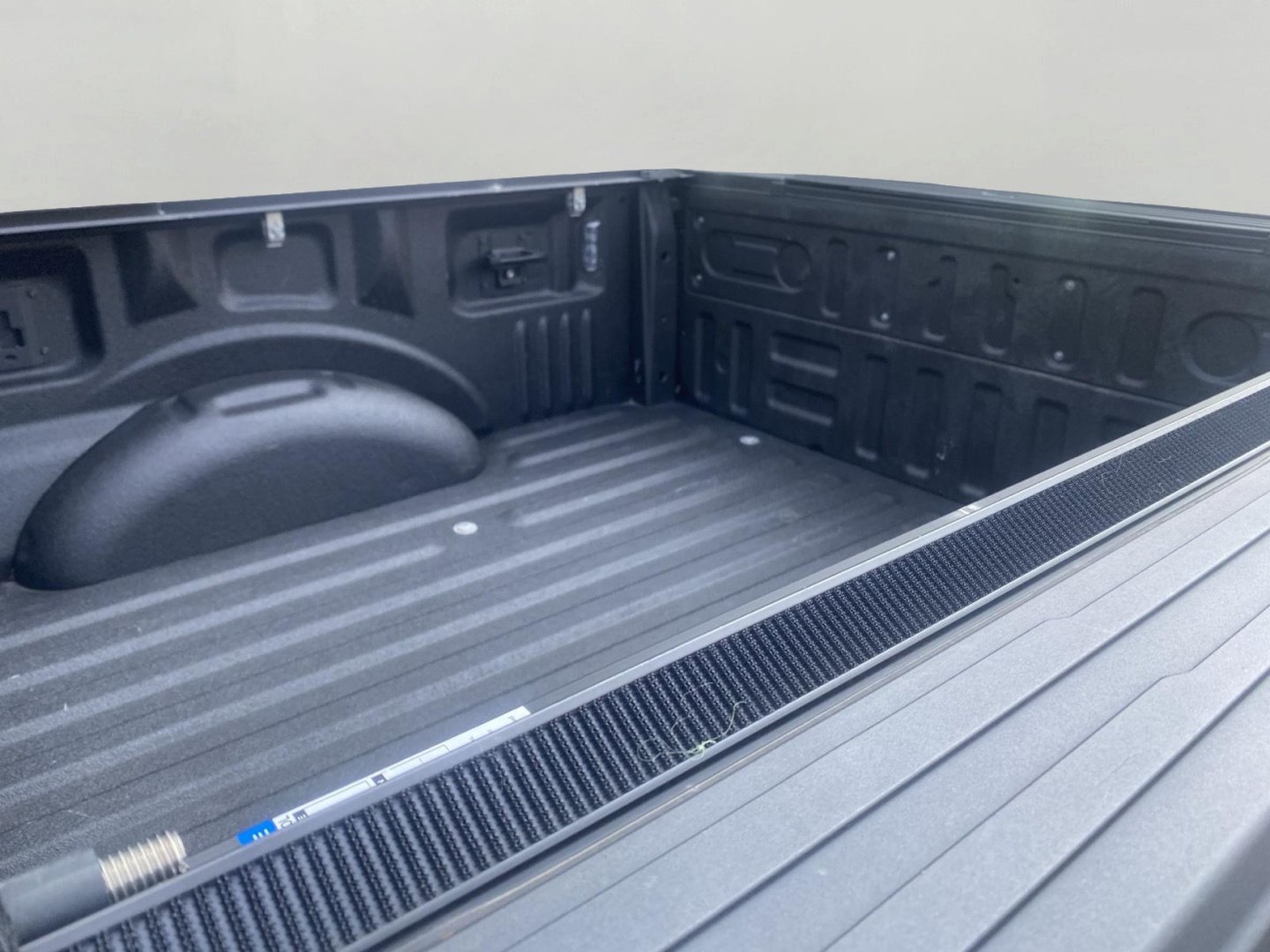 Certified 2019 Ford F150 Raptor w/ Equipment Group 802A Luxury AWD/4WD image 5