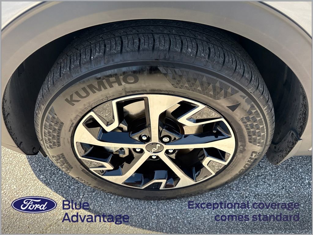 Used 2025 Kia Sportage EX FWD image 12