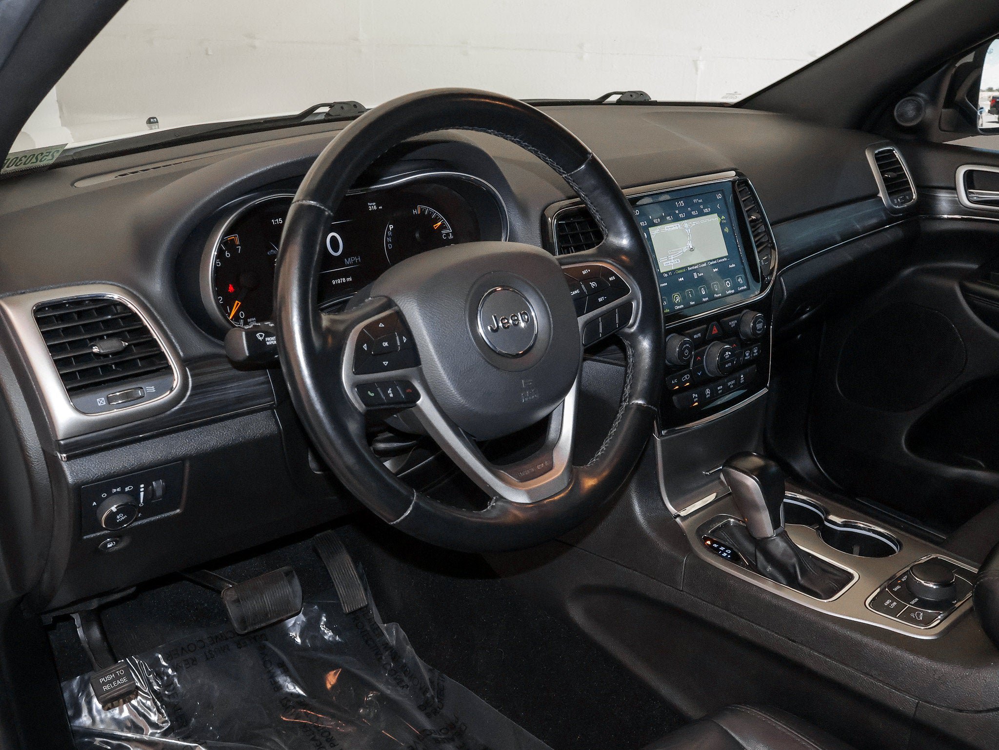 Used 2022 Jeep Grand Cherokee Limited AWD/4WD image 21