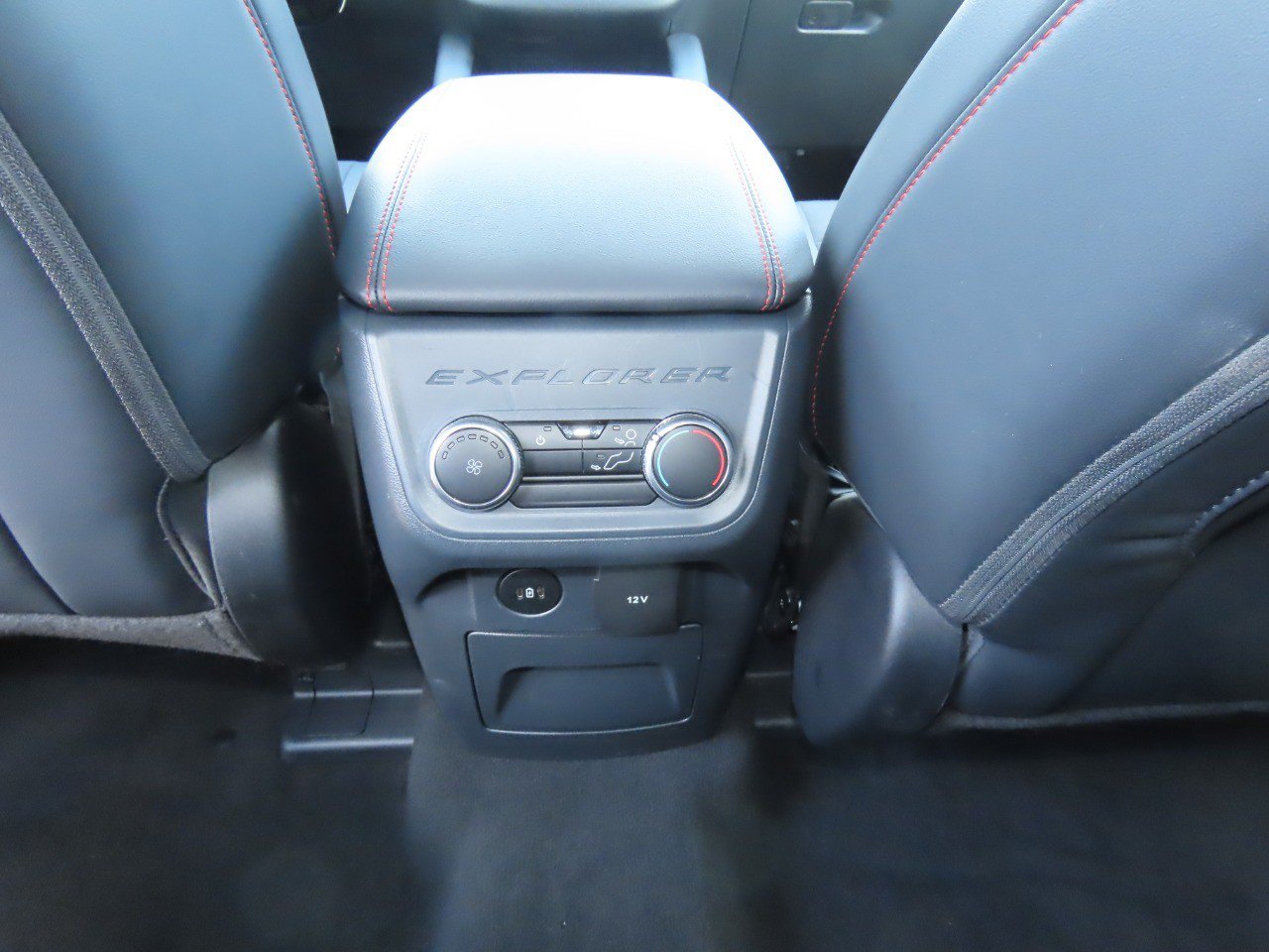 Certified 2025 Ford Explorer ST-Line AWD/4WD image 23