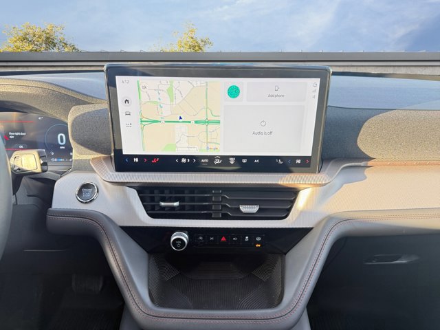 Certified 2025 Ford Explorer Active image 11