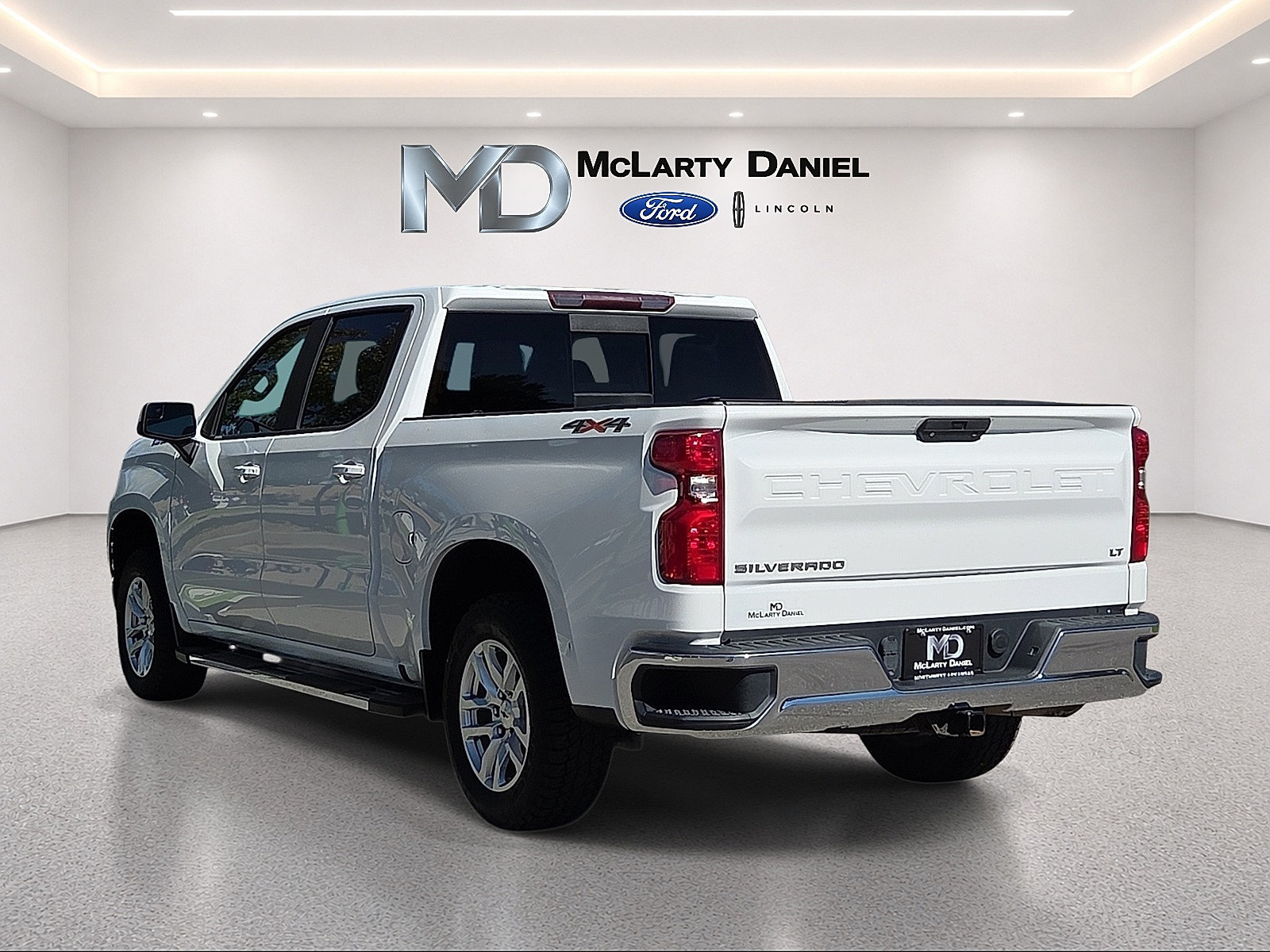 Used 2019 Chevrolet Silverado 1500 LT w/ All-Star Edition AWD/4WD image 4