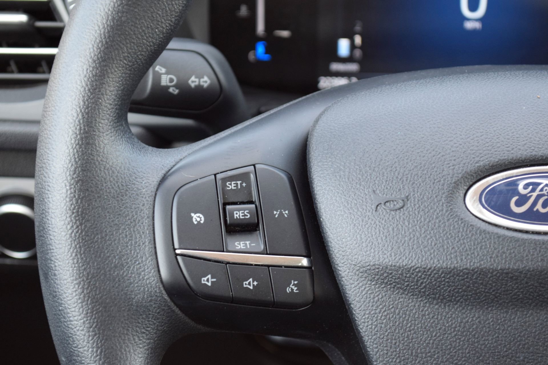 Certified 2025 Ford Escape Active FWD image 9