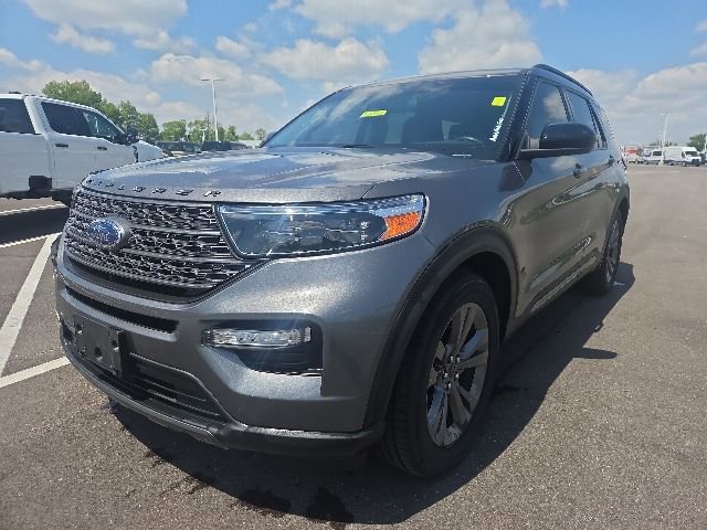 Certified 2022 Ford Explorer XLT w/ Equipment Group 202A RWD image 2
