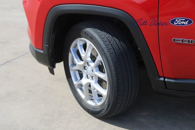 Used 2023 Jeep Compass Latitude image 9