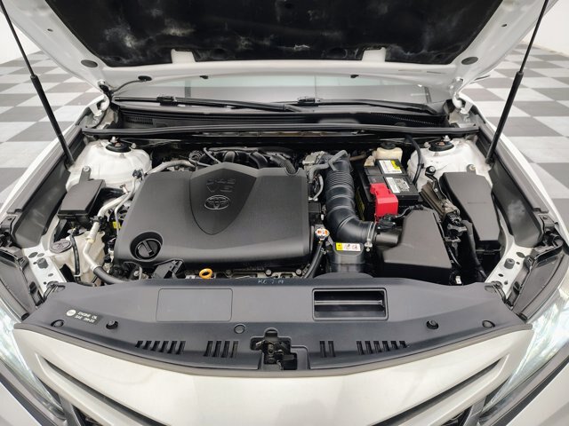 Used 2018 Toyota Camry XSE FWD image 14