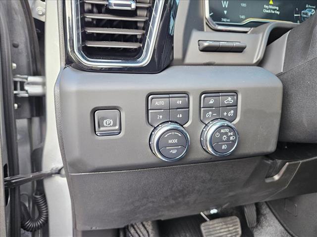 Used 2025 GMC Sierra 3500 Denali w/ Denali Reserve Package AWD/4WD image 24