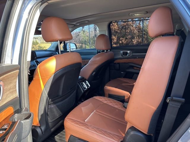 Used 2023 Kia Sorento SX Prestige image 12