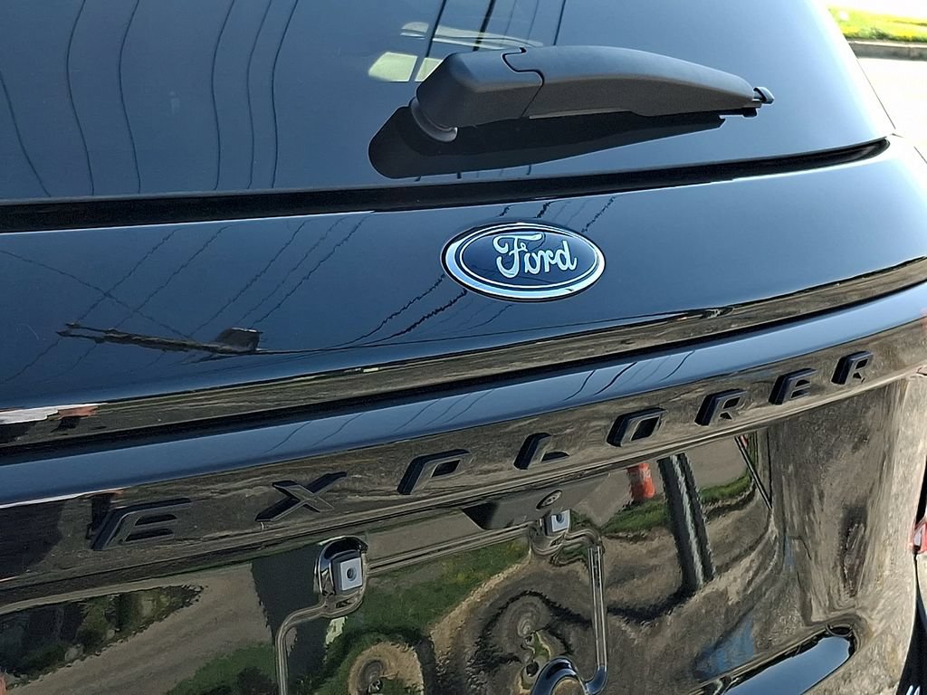 Certified 2025 Ford Explorer ST w/ Sun And Sound Package AWD/4WD image 31