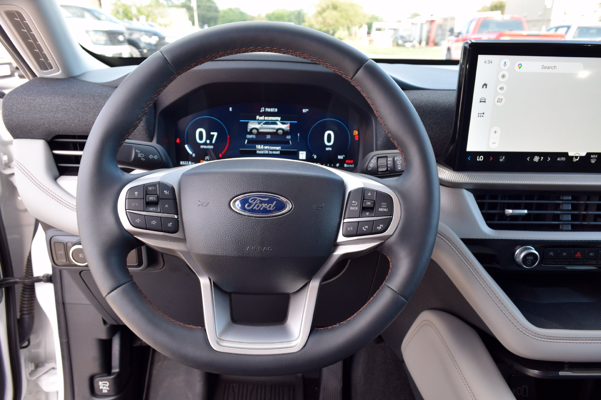 Certified 2025 Ford Explorer Active w/ Active Comfort Package AWD/4WD image 6