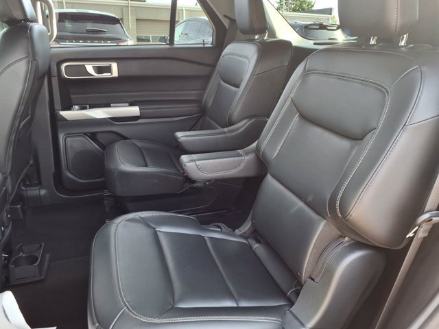 Certified 2024 Ford Explorer XLT w/ Equipment Group 202A AWD/4WD image 7