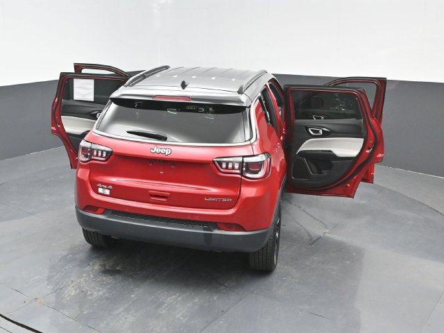 Used 2025 Jeep Compass Limited AWD/4WD image 25