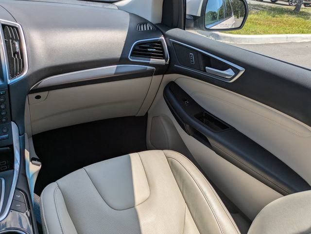 Certified 2017 Ford Edge Titanium w/ Equipment Group 302A FWD image 17