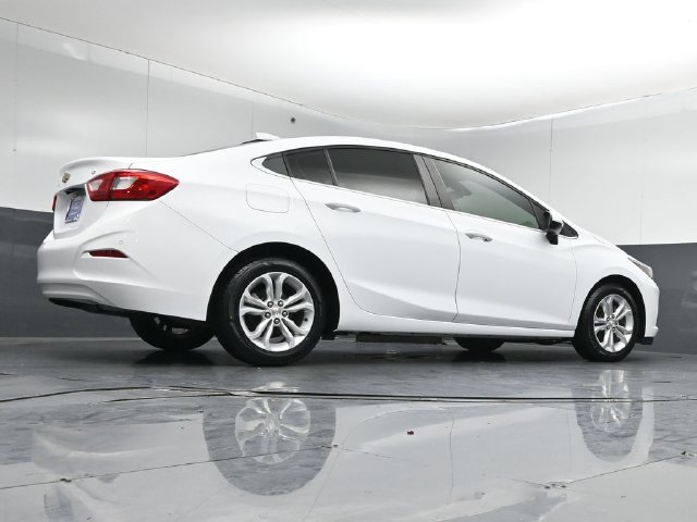 Used 2019 Chevrolet Cruze LT w/ Convenience Package FWD image 41