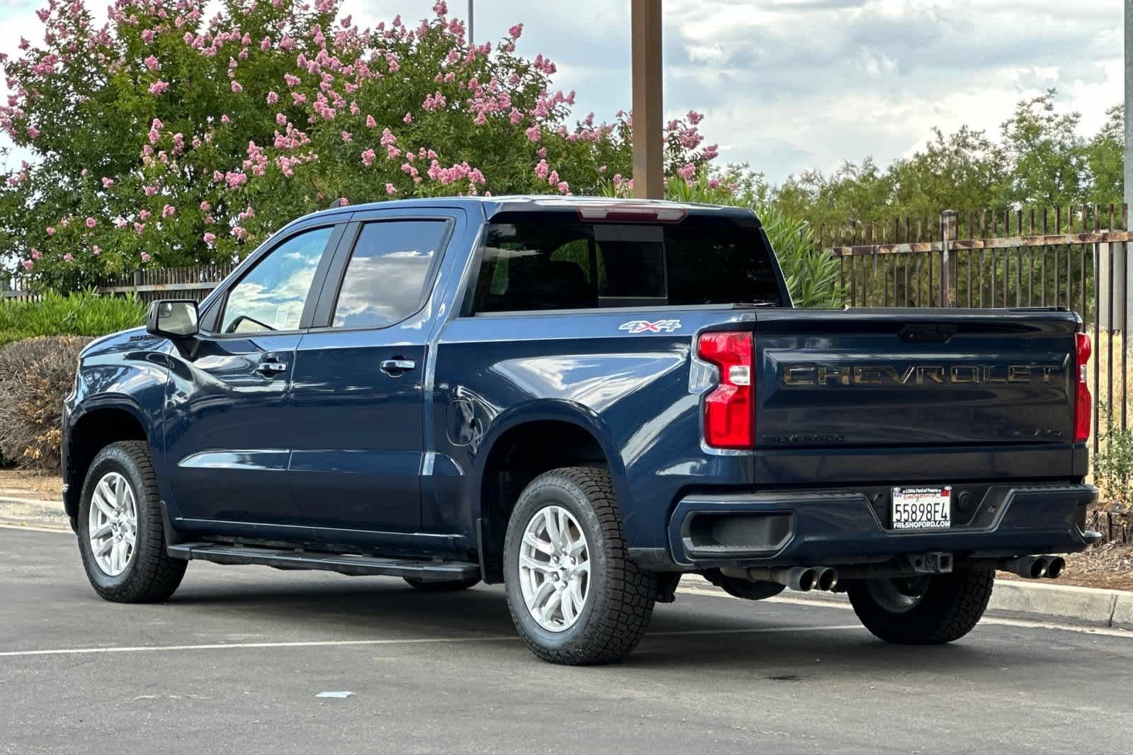 Used 2021 Chevrolet Silverado 1500 RST w/ Convenience Package II AWD/4WD image 6